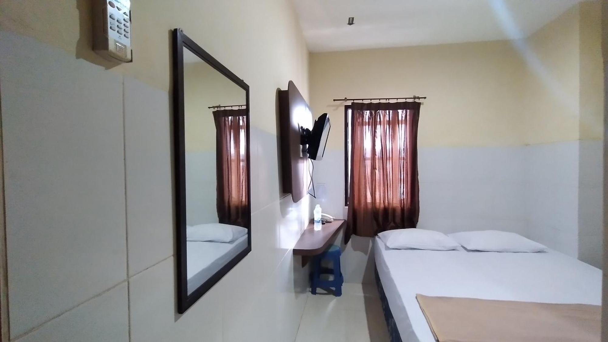 Golden Inn Ambon Exterior photo
